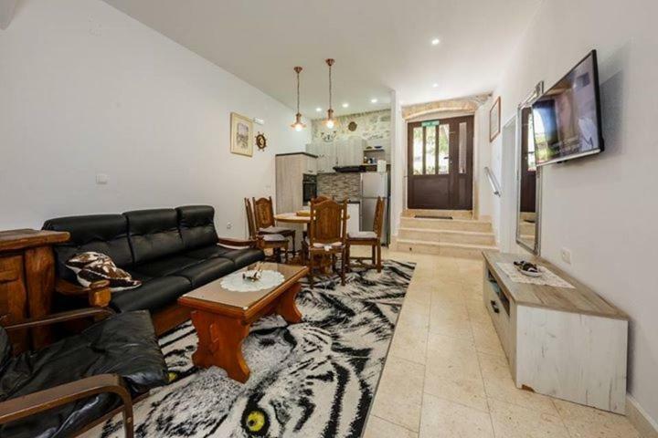 Apartman Lavanda Kaštela Zewnętrze zdjęcie